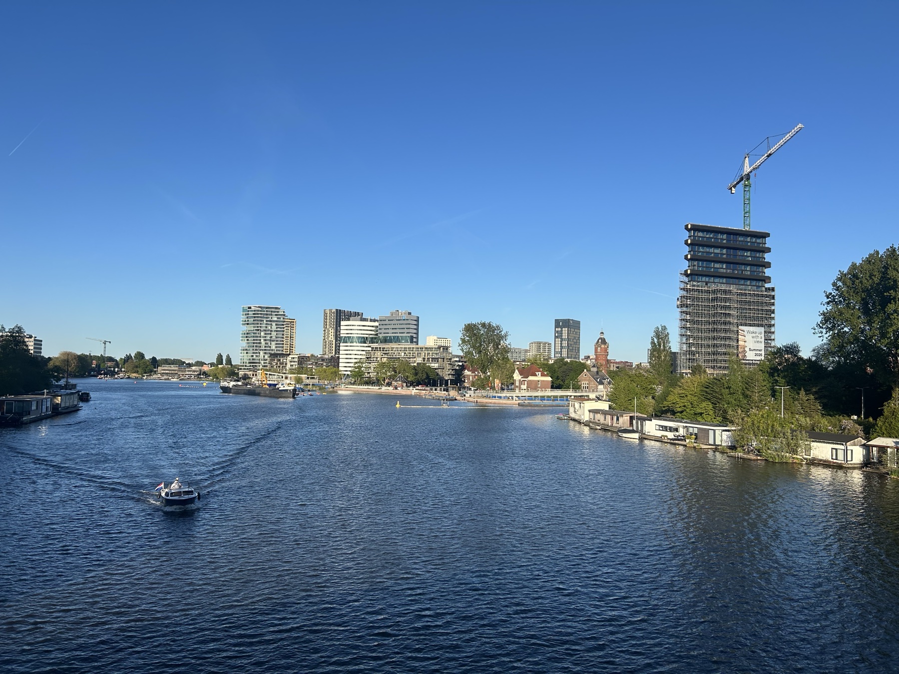 Vista panorâmica do Amstel com o Elements em construção à direita