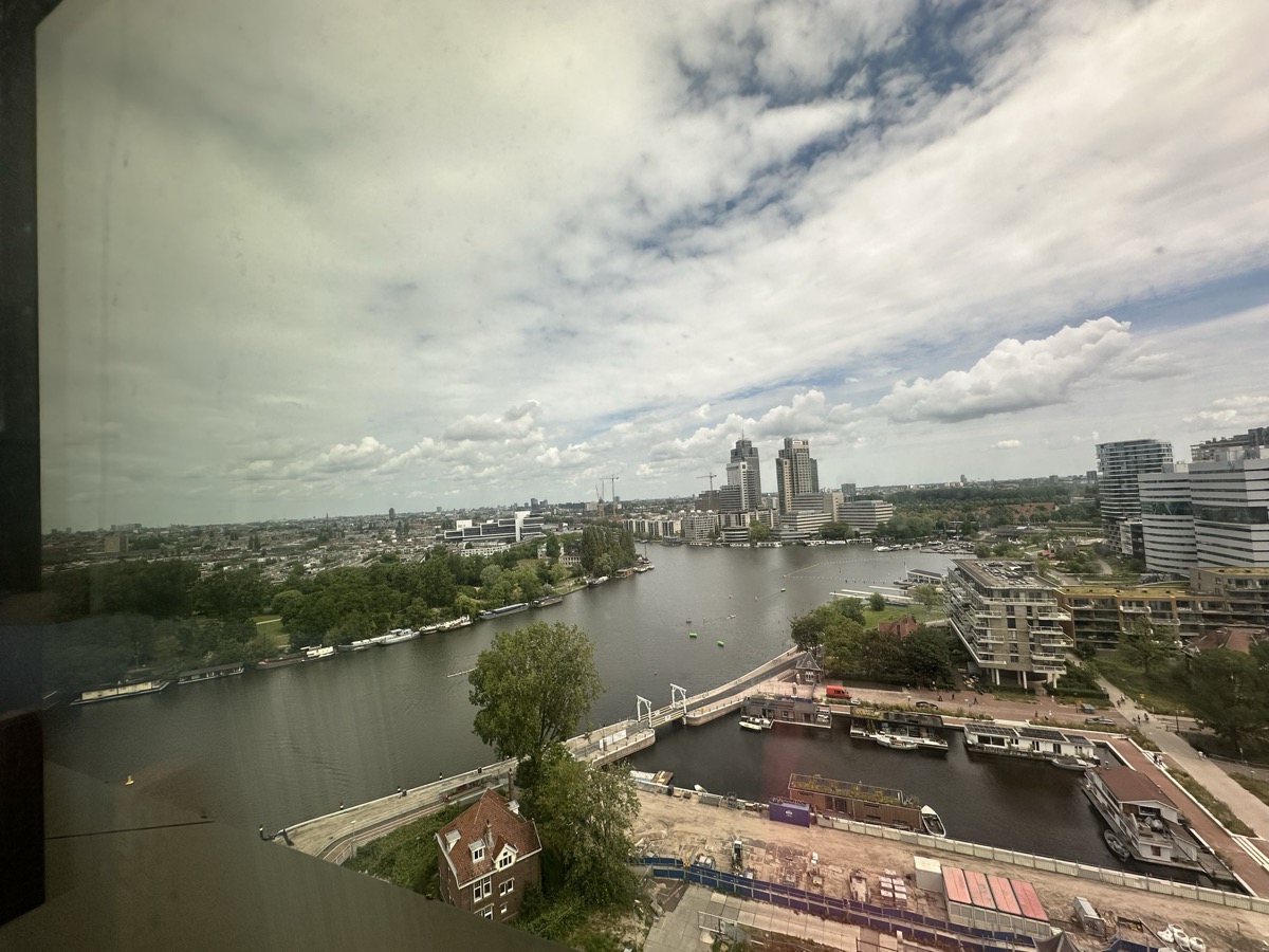Vista da sala do nosso futuro apartamento